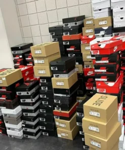 Authentic Nike shoes - Pallets